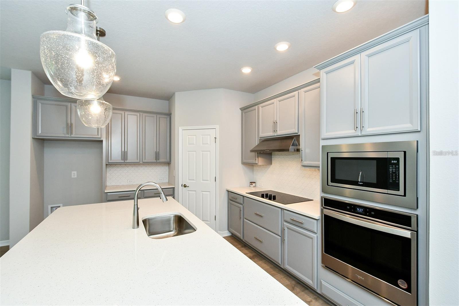 Image 10 of 42 For 8126 Trimbelle Terrace