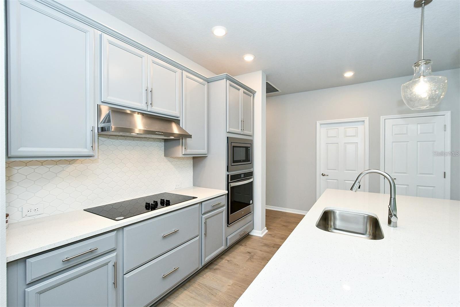 Image 11 of 42 For 8126 Trimbelle Terrace