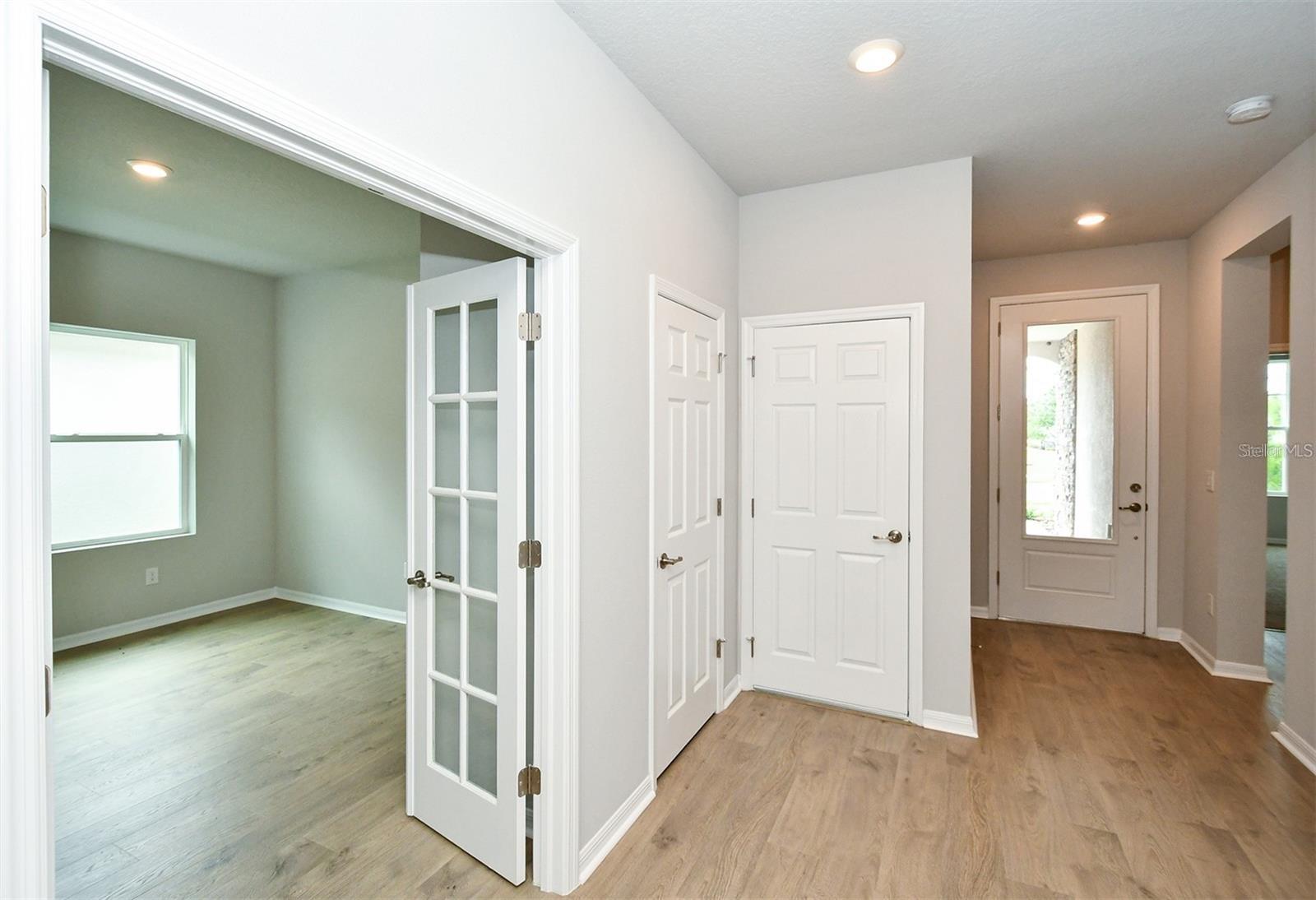 Image 13 of 42 For 8126 Trimbelle Terrace