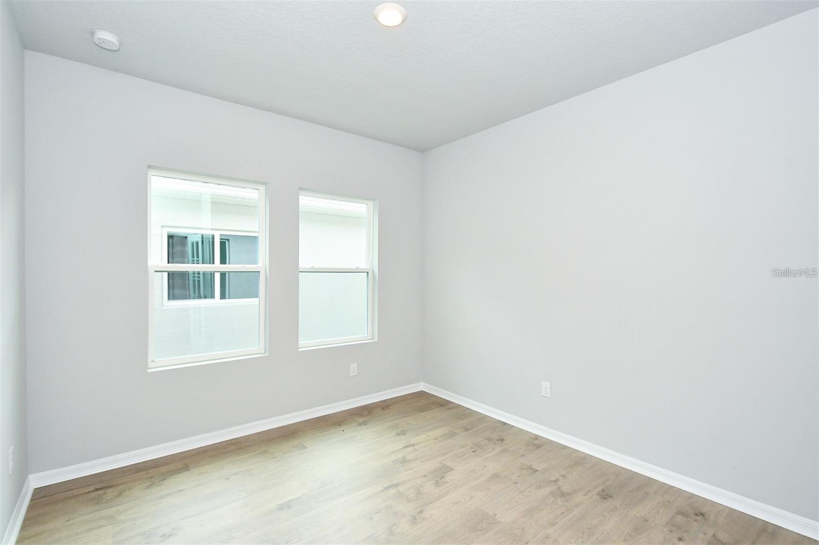 Image 14 of 42 For 8126 Trimbelle Terrace