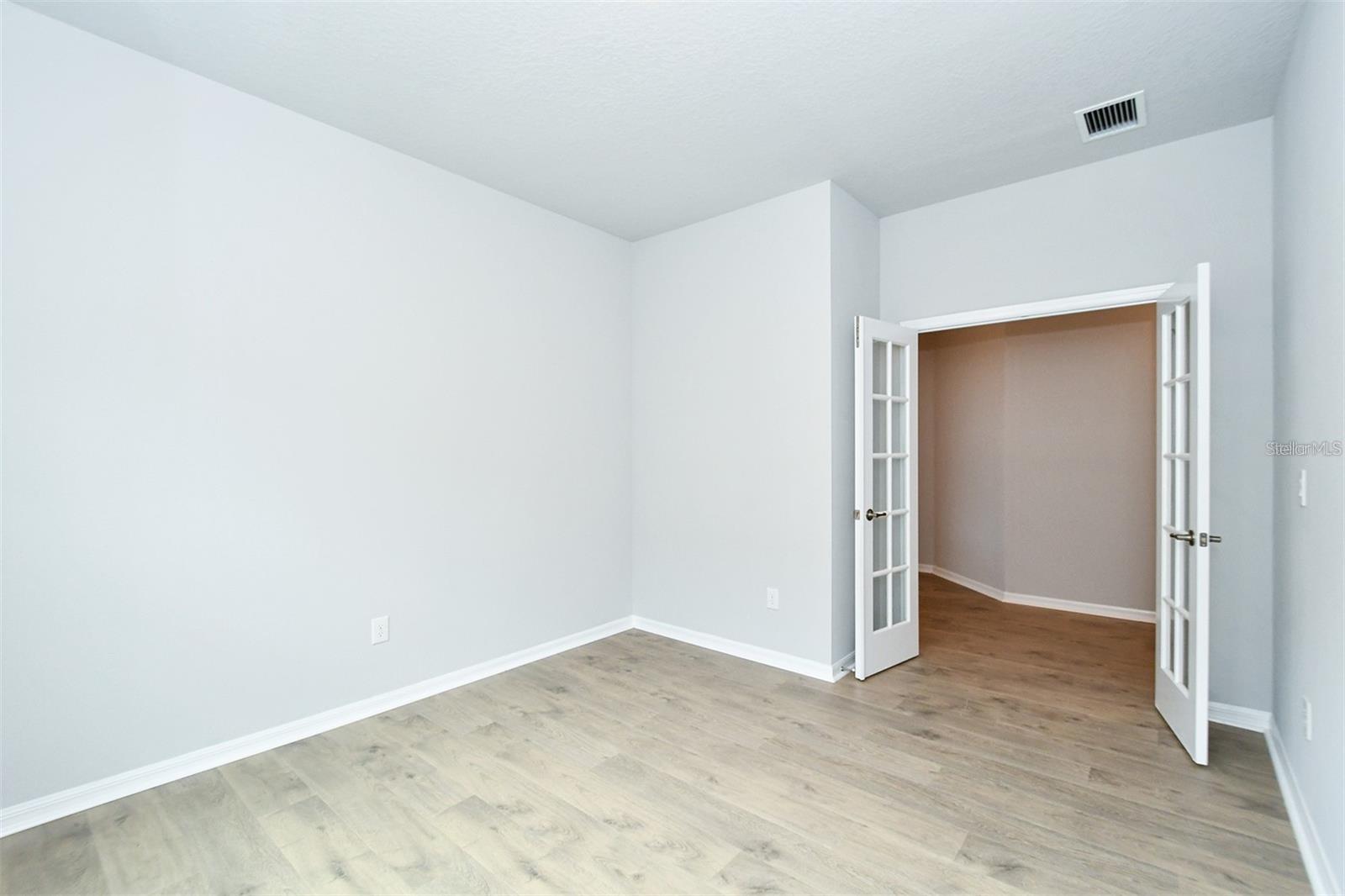 Image 15 of 42 For 8126 Trimbelle Terrace