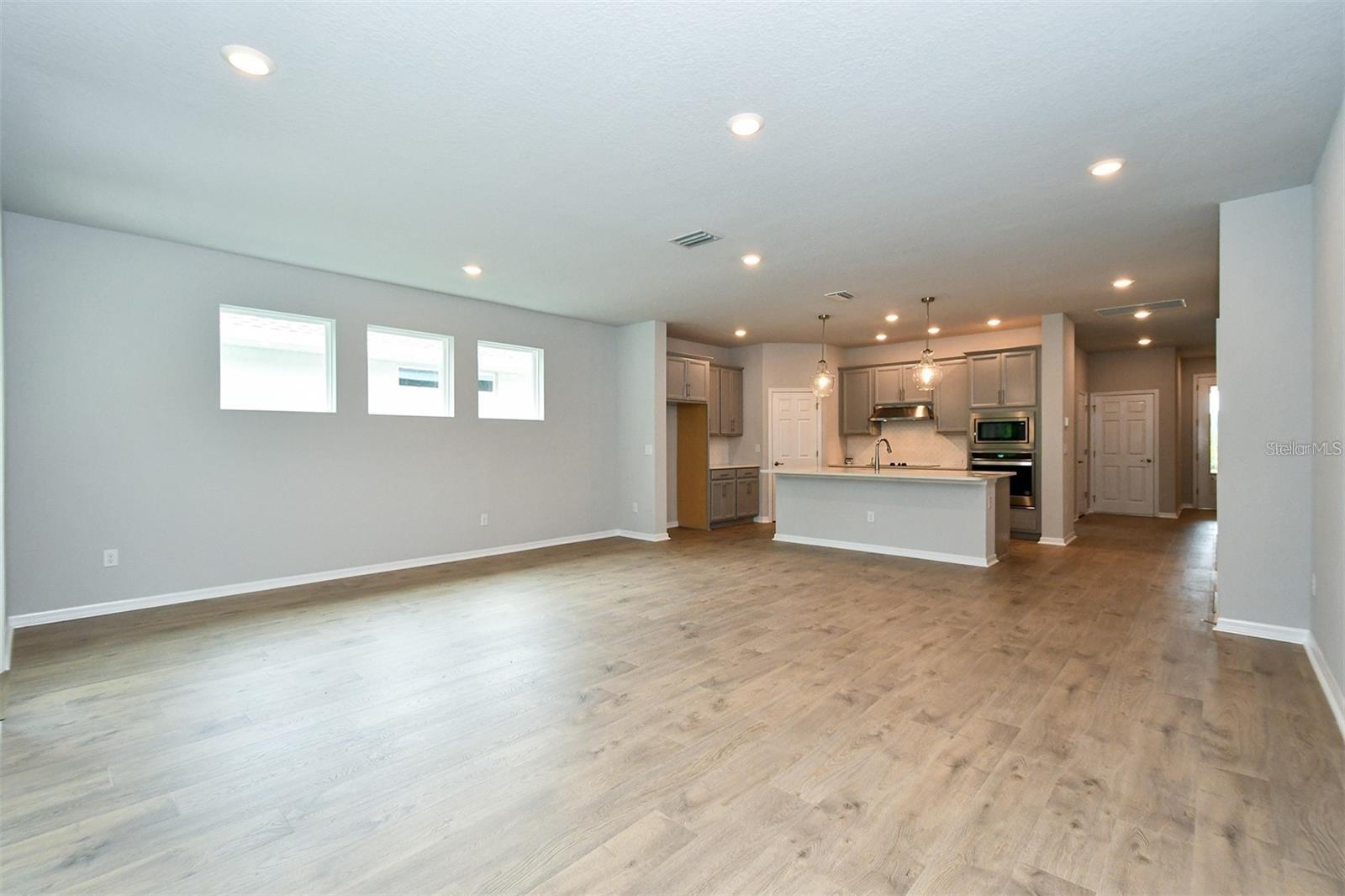 Image 7 of 42 For 8126 Trimbelle Terrace