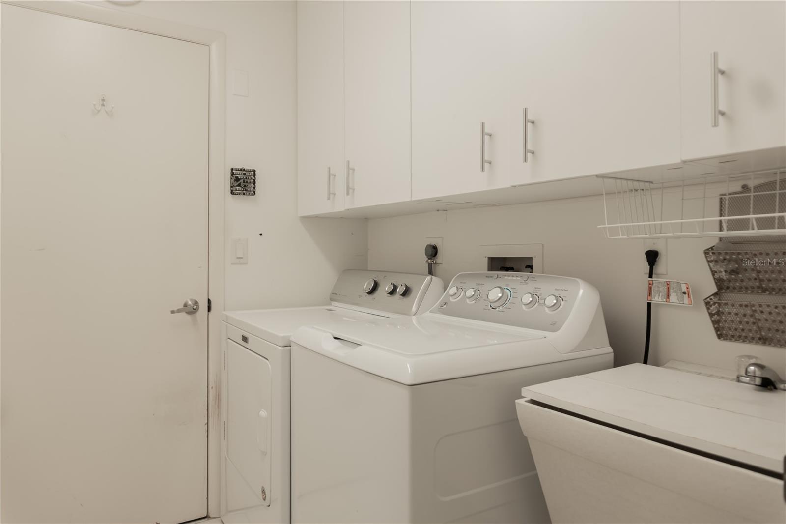 Image 21 of 33 For 3444 El Rado Court 8418