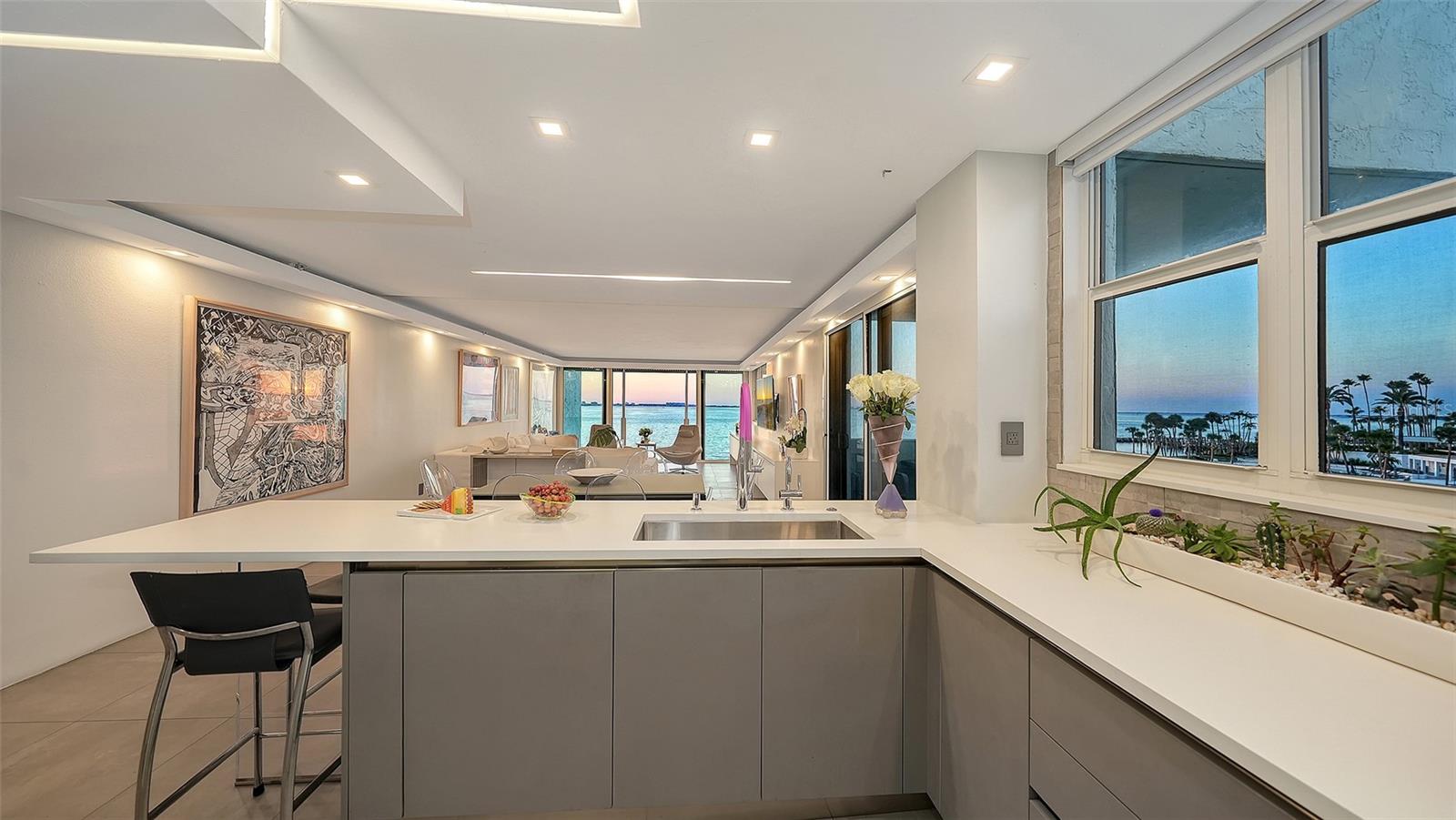 Image 10 of 26 For 101 Sunset Drive 301