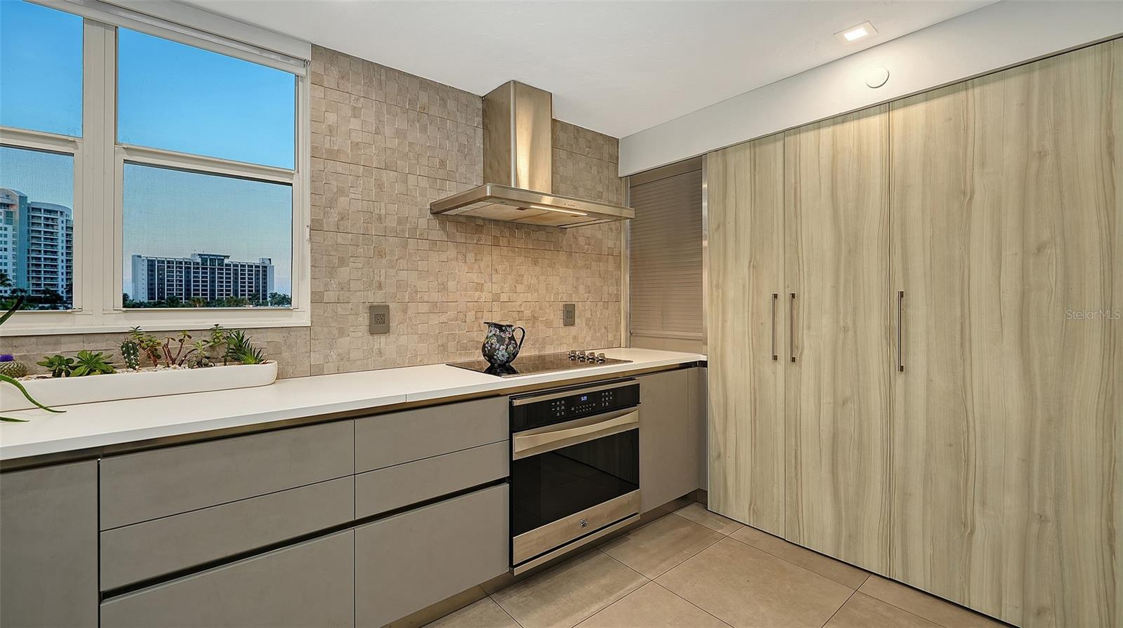 Image 12 of 26 For 101 Sunset Drive 301