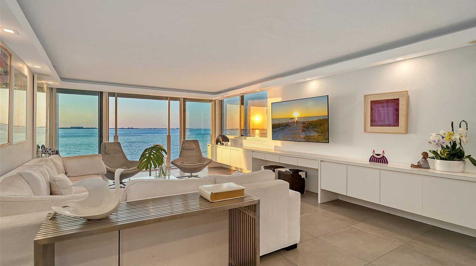 Image 3 of 26 For 101 Sunset Drive 301