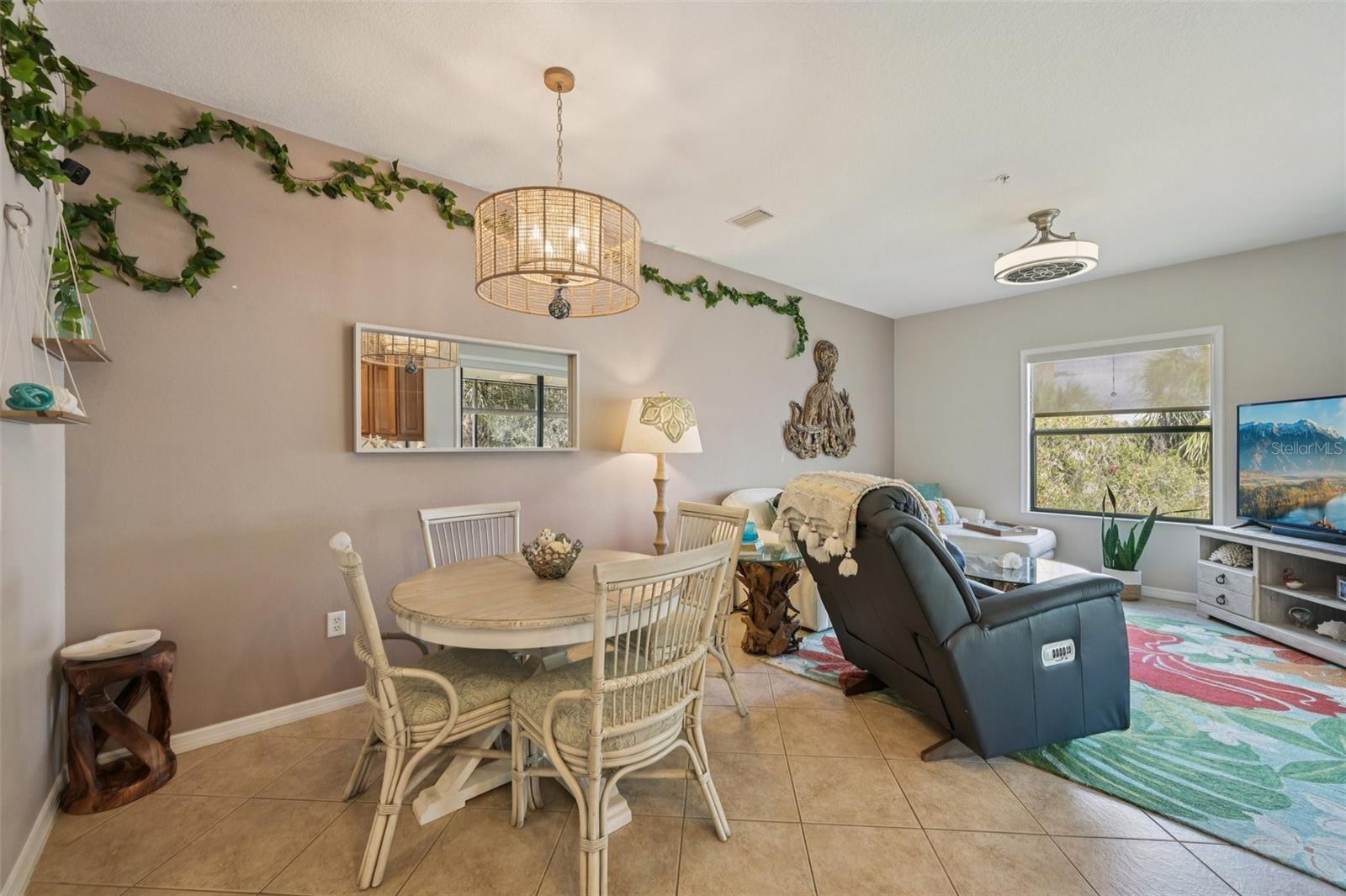 Image 13 of 39 For 7202 Hamilton Road 299