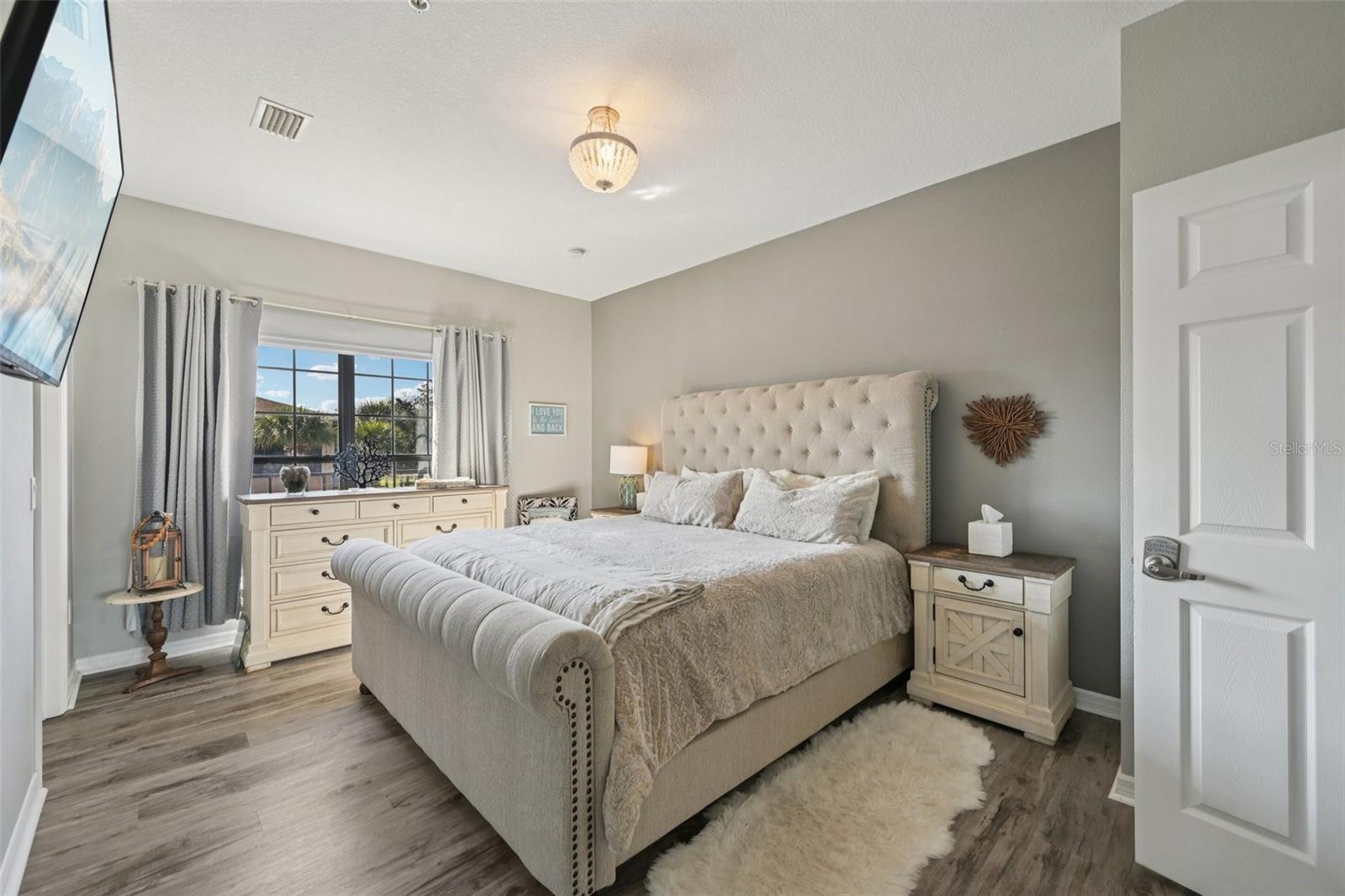 Image 27 of 39 For 7202 Hamilton Road 299