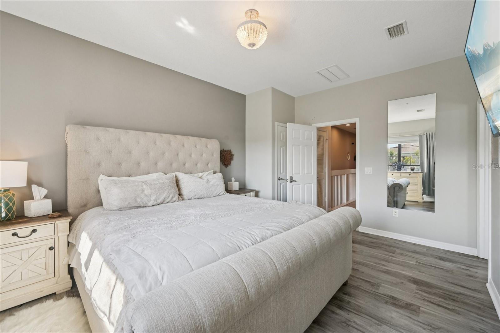 Image 30 of 39 For 7202 Hamilton Road 299