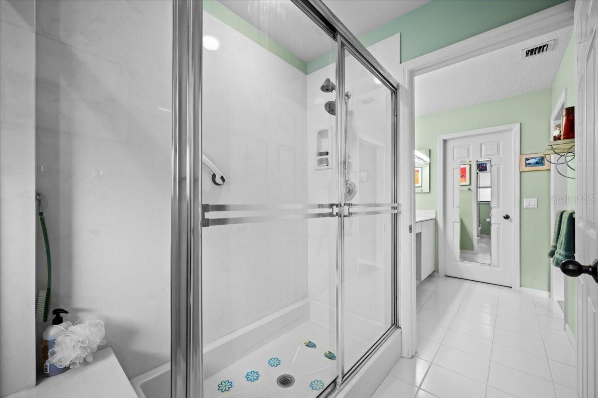 Image 19 of 52 For 3941 Back Bay Drive 226