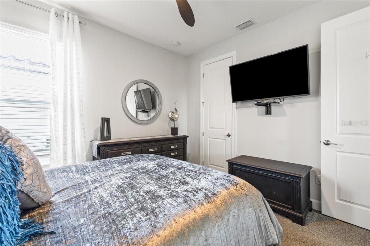 Image 18 of 44 For 4760 Crestpoint Way