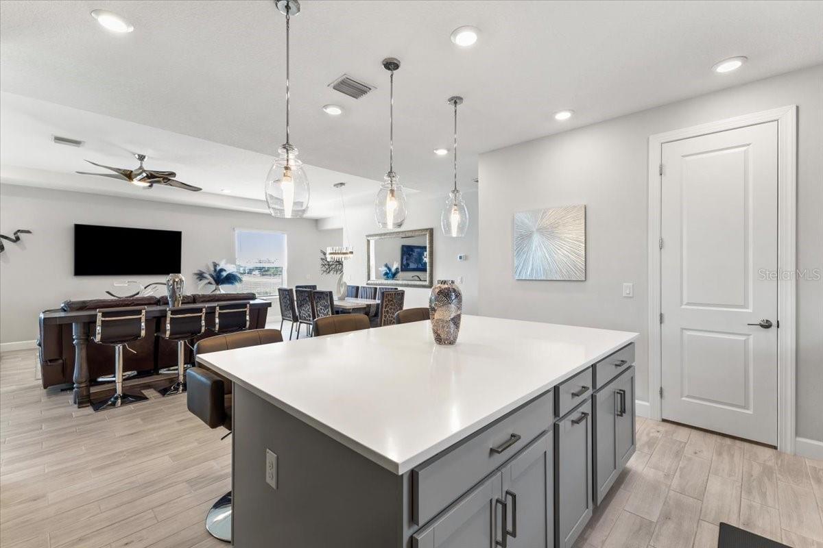 Image 9 of 44 For 4760 Crestpoint Way