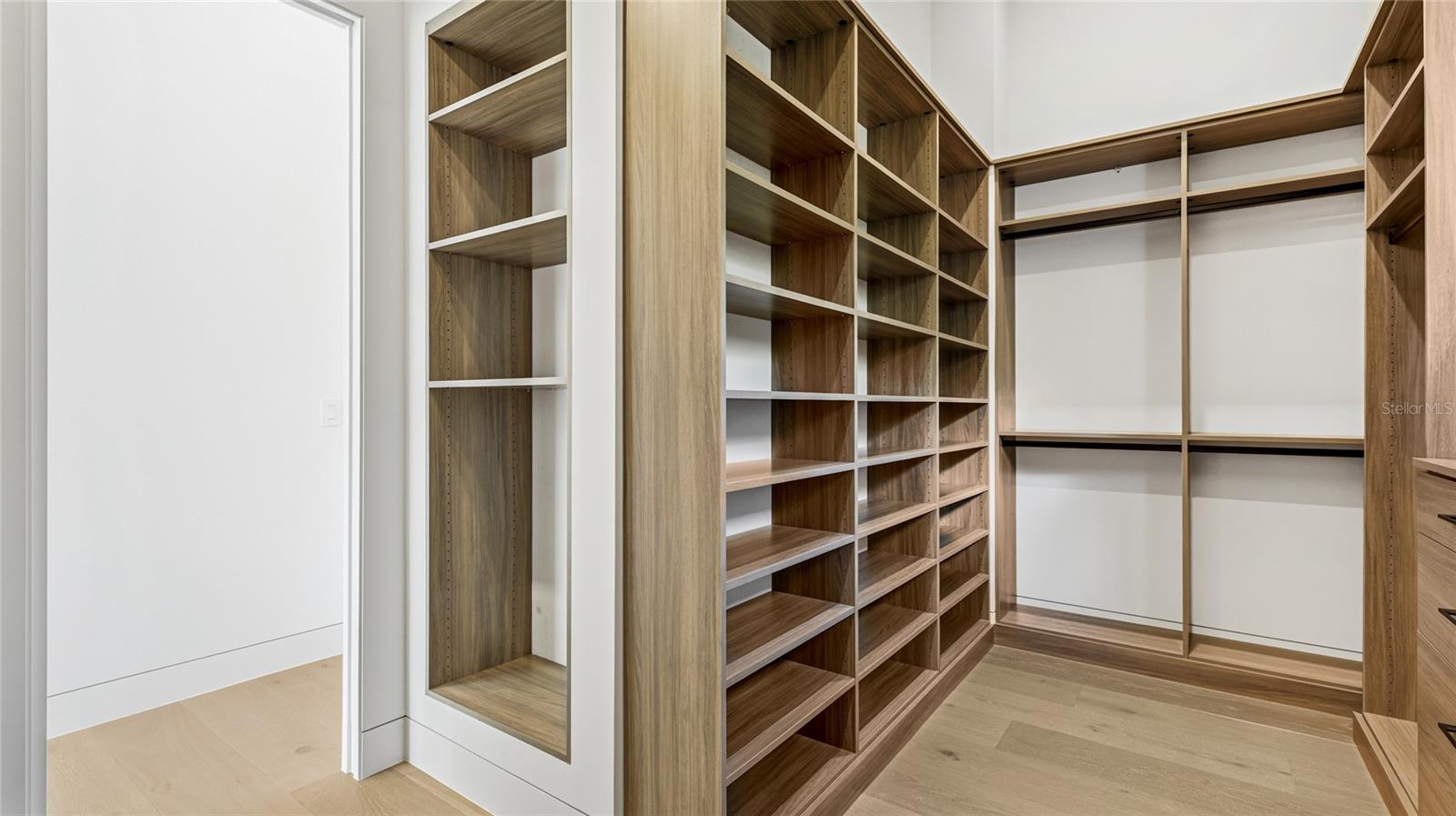 Image 18 of 49 For 530 Chipping Lane