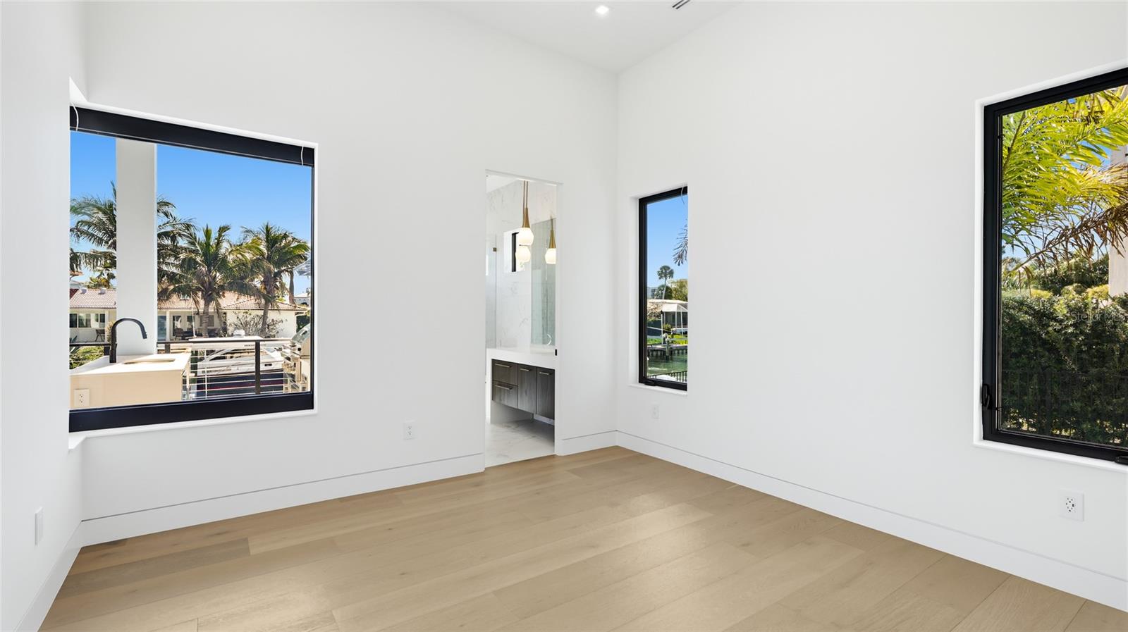 Image 19 of 49 For 530 Chipping Lane