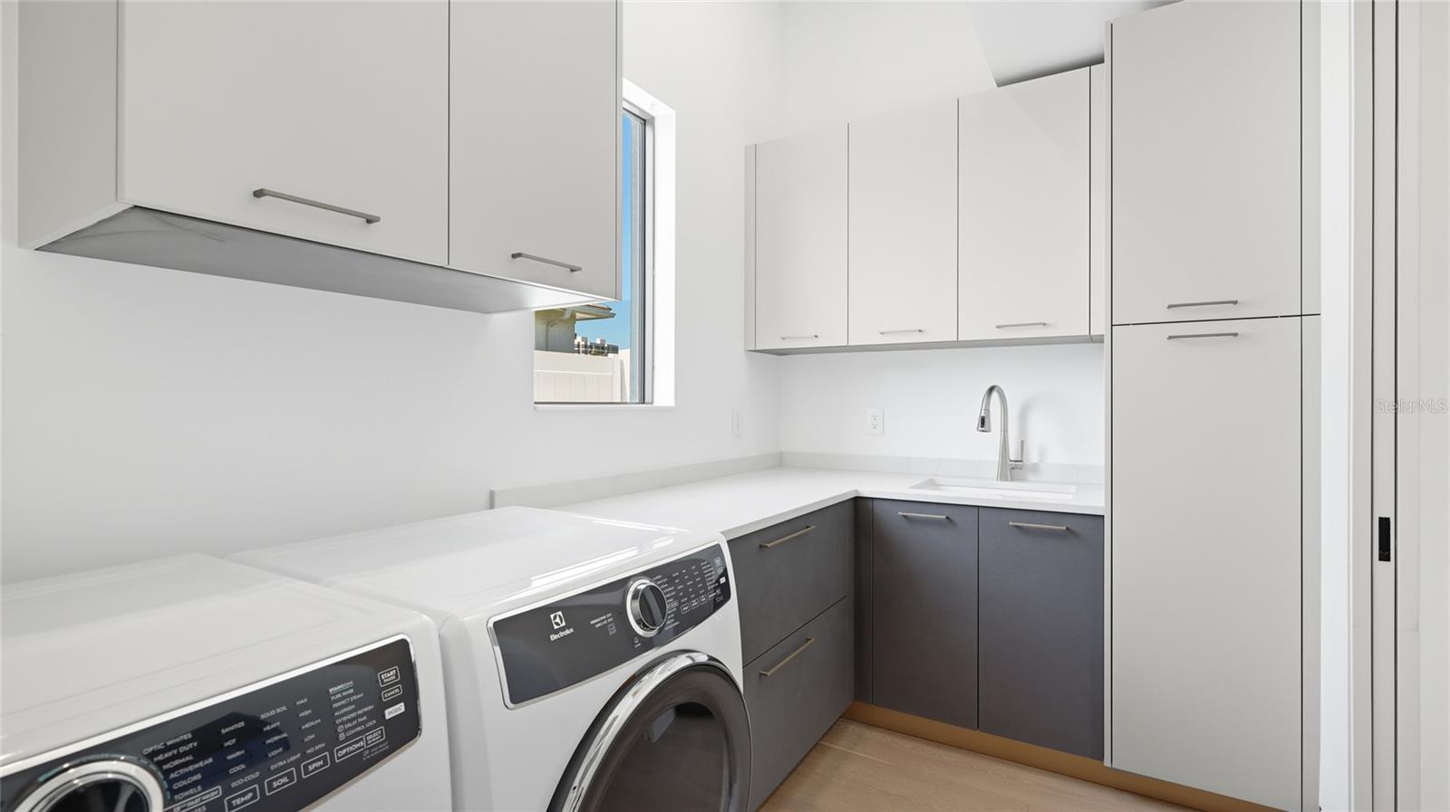 Image 22 of 49 For 530 Chipping Lane