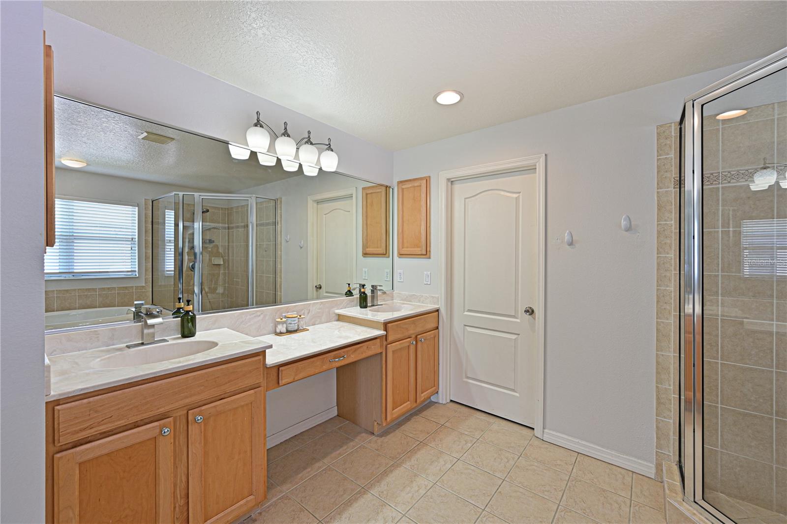 Image 15 of 27 For 8852 Founders Circle