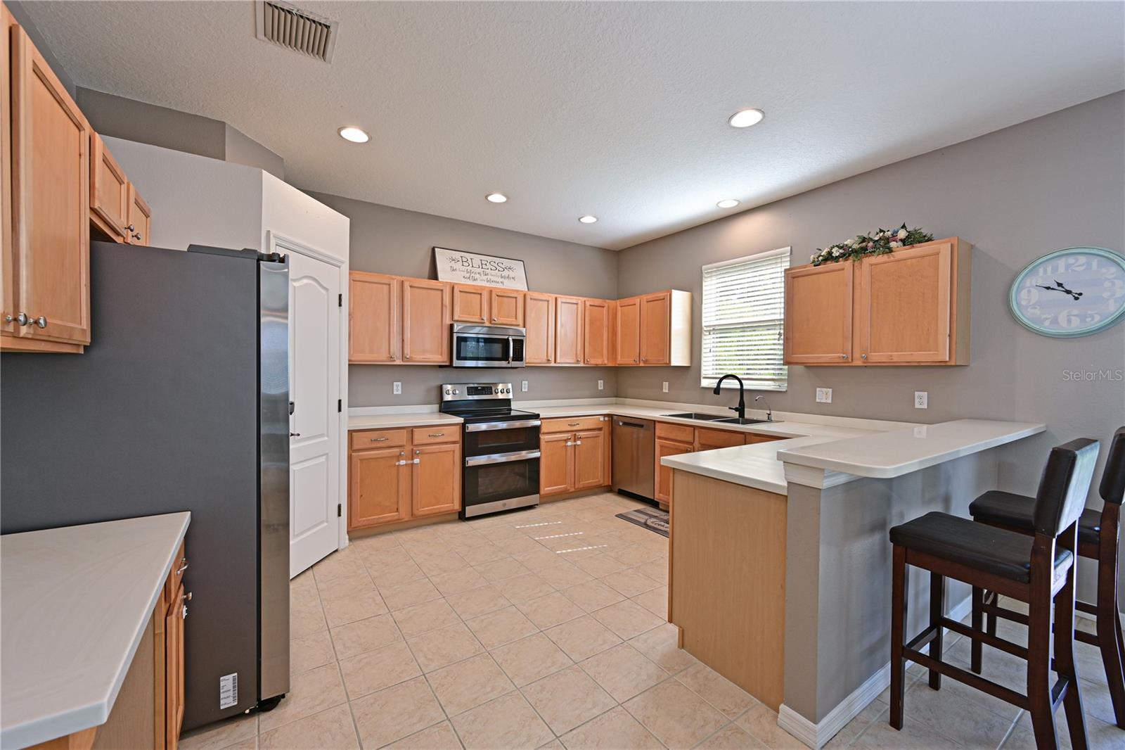 Image 4 of 27 For 8852 Founders Circle