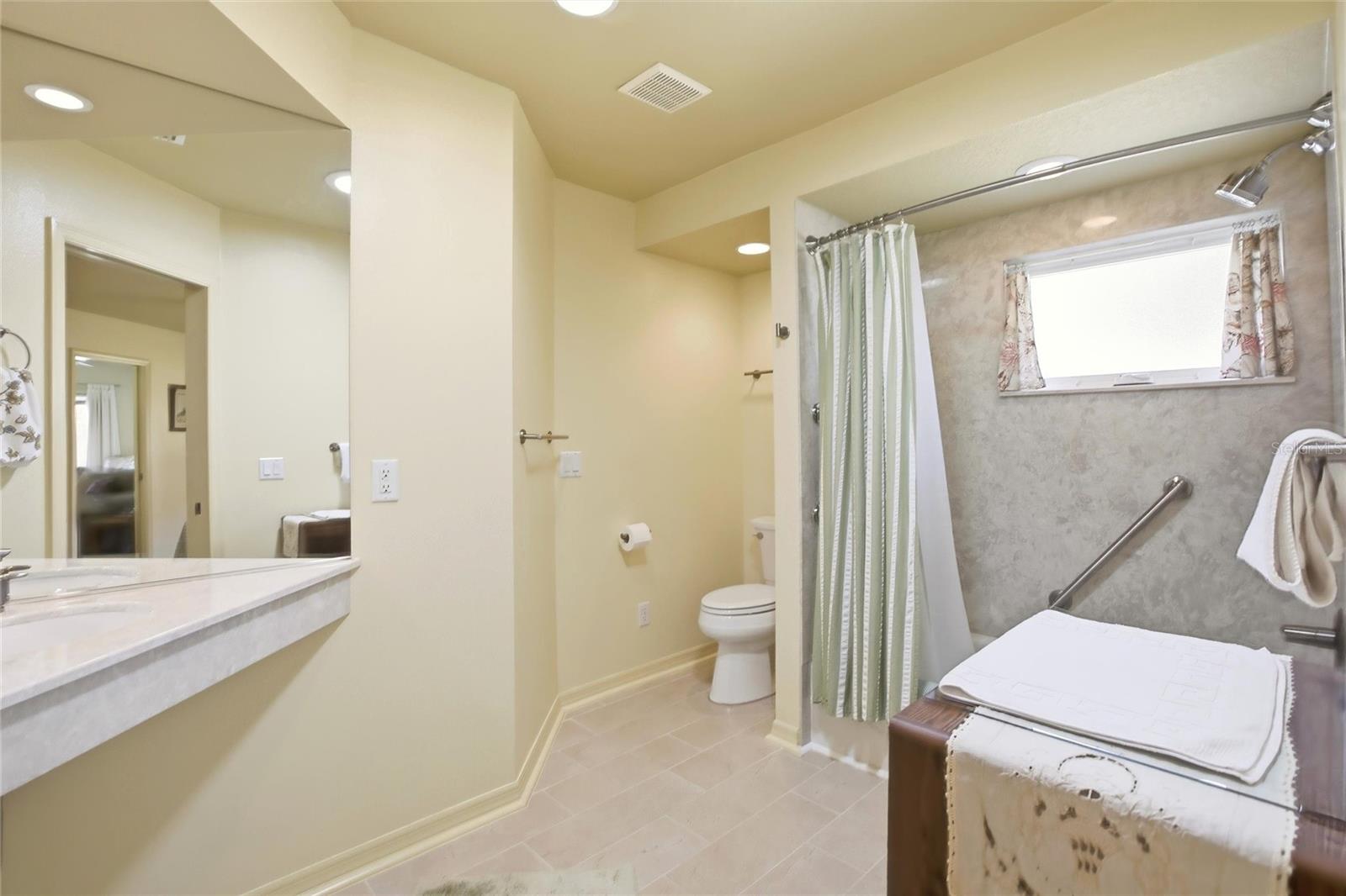 Image 33 of 45 For 2619 Doris Street