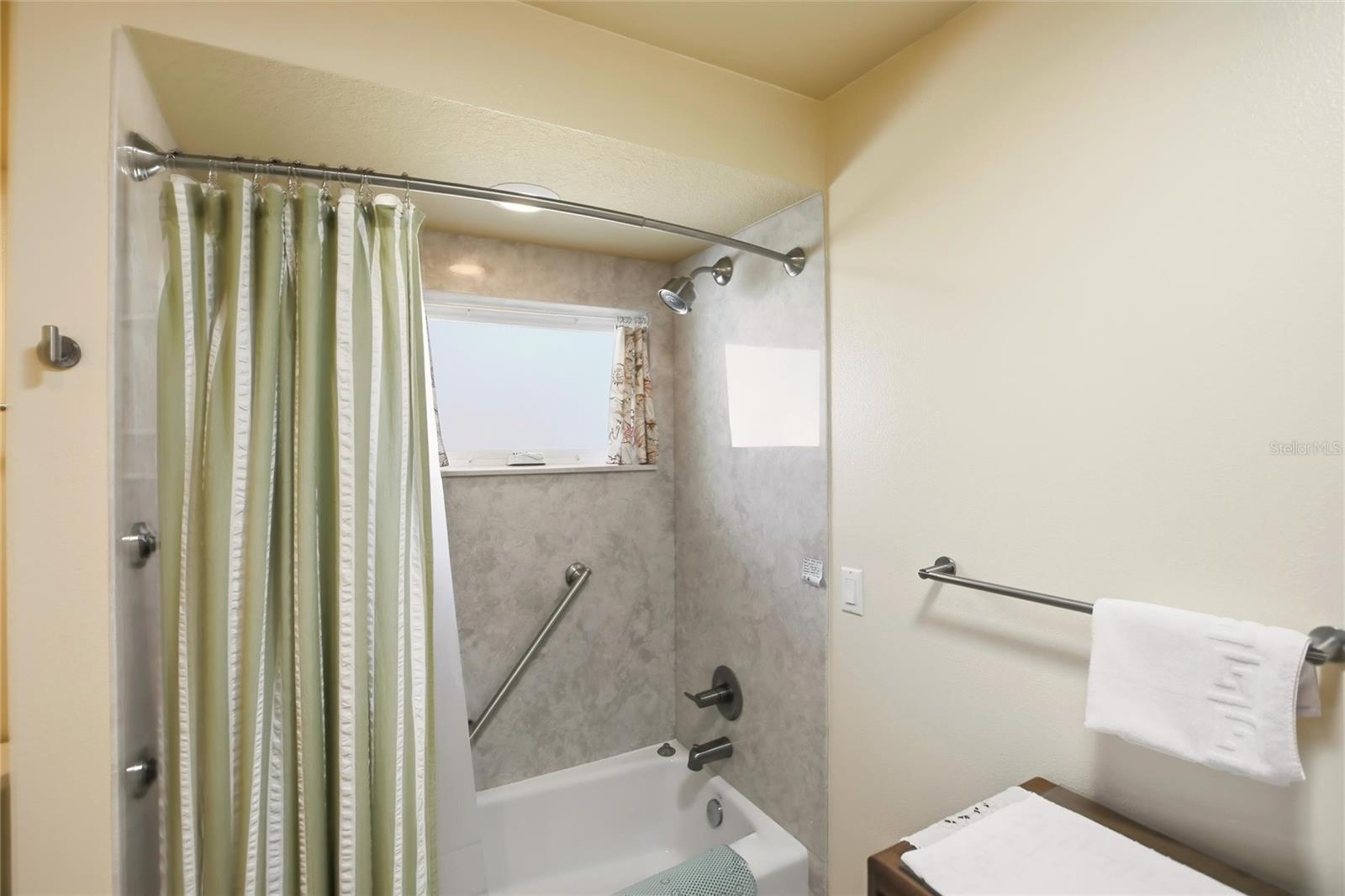 Image 34 of 45 For 2619 Doris Street