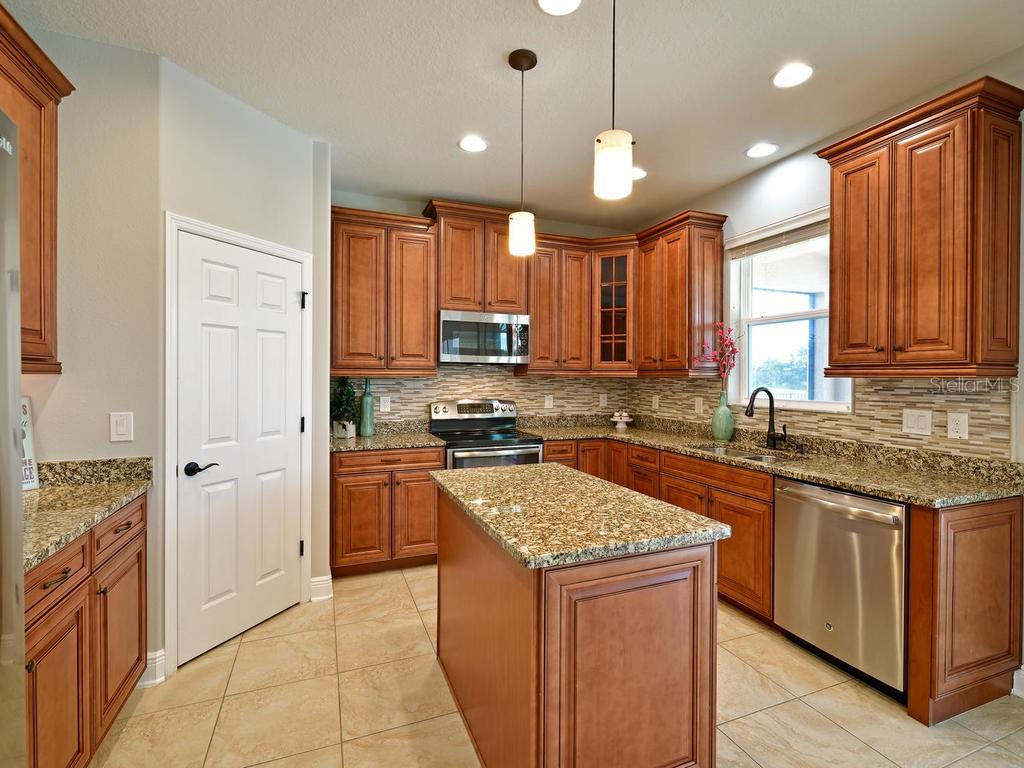 Image 9 of 46 For 8031 111th Terrace E