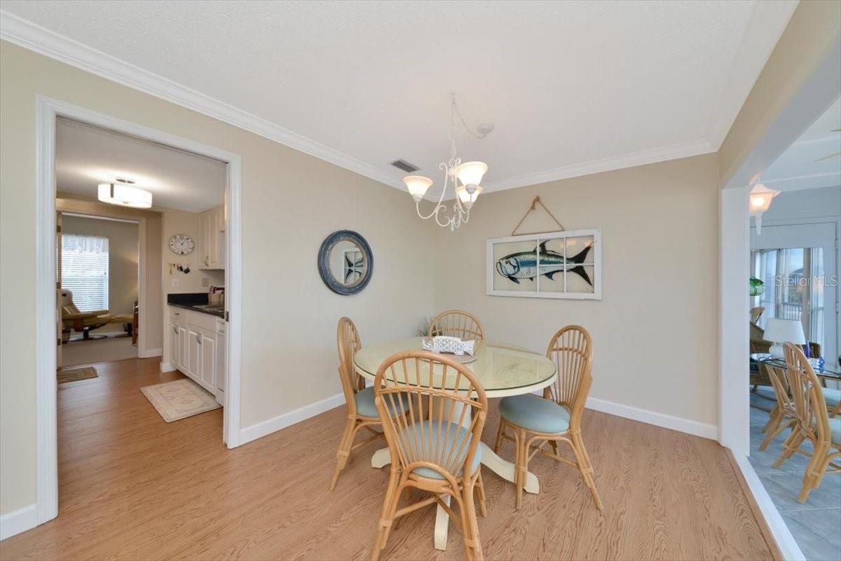 Image 12 of 51 For 849 Audubon Drive 839