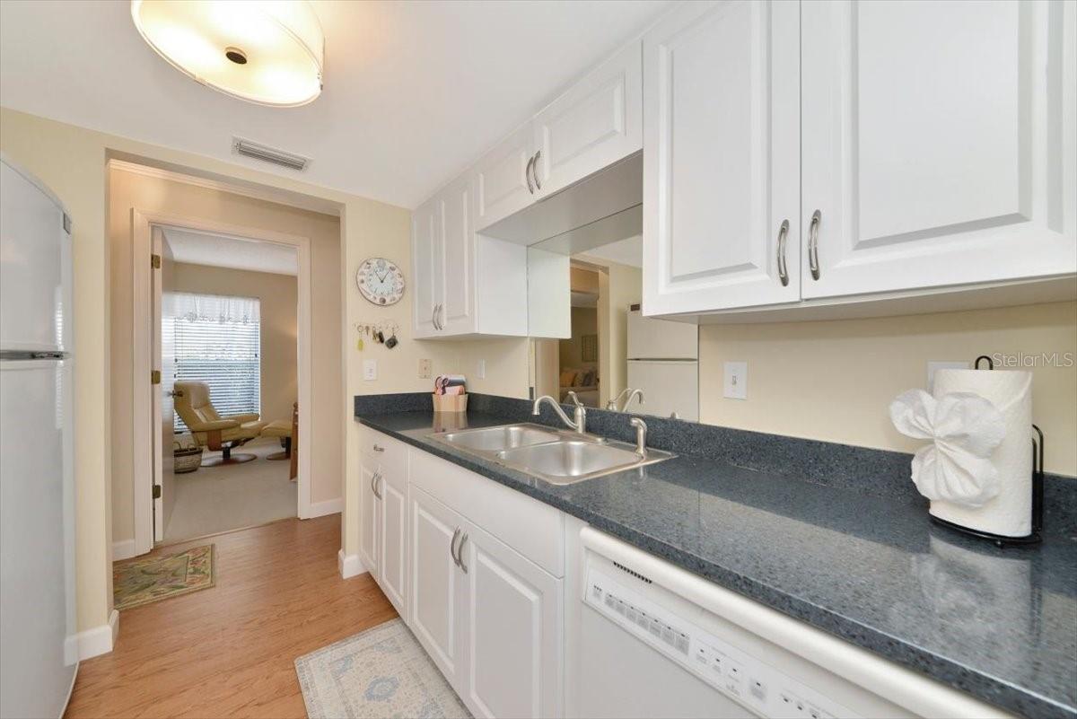 Image 14 of 51 For 849 Audubon Drive 839