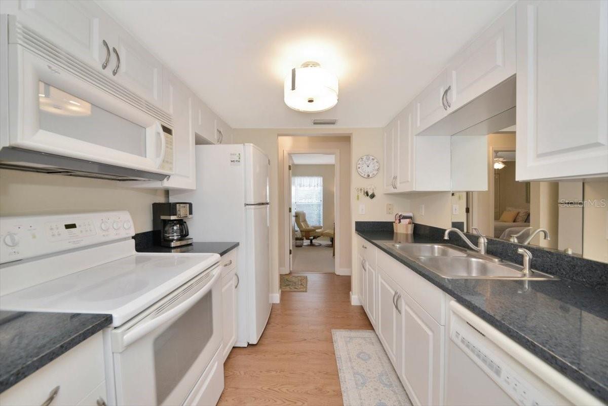 Image 15 of 51 For 849 Audubon Drive 839