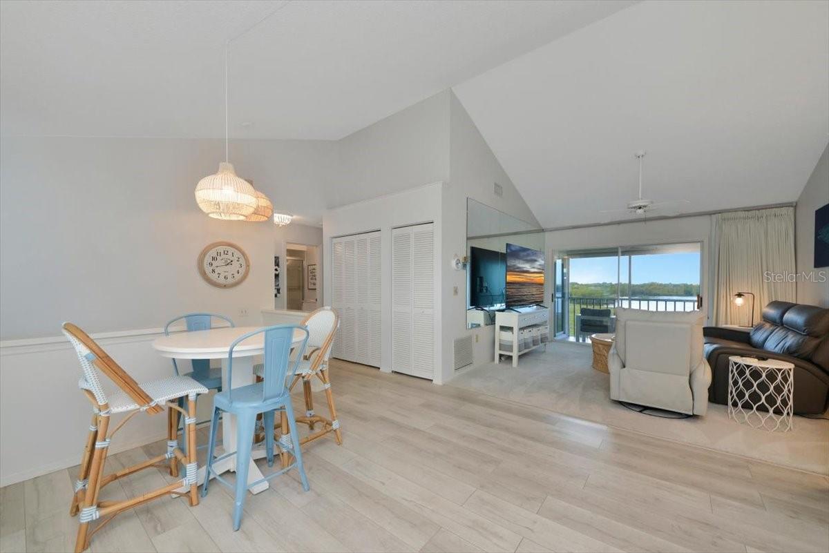 Image 12 of 50 For 946 Sandpiper Circle 946