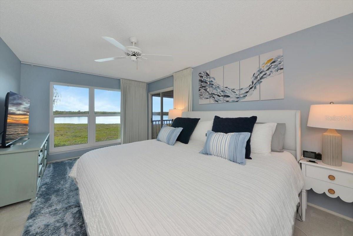 Image 19 of 50 For 946 Sandpiper Circle 946