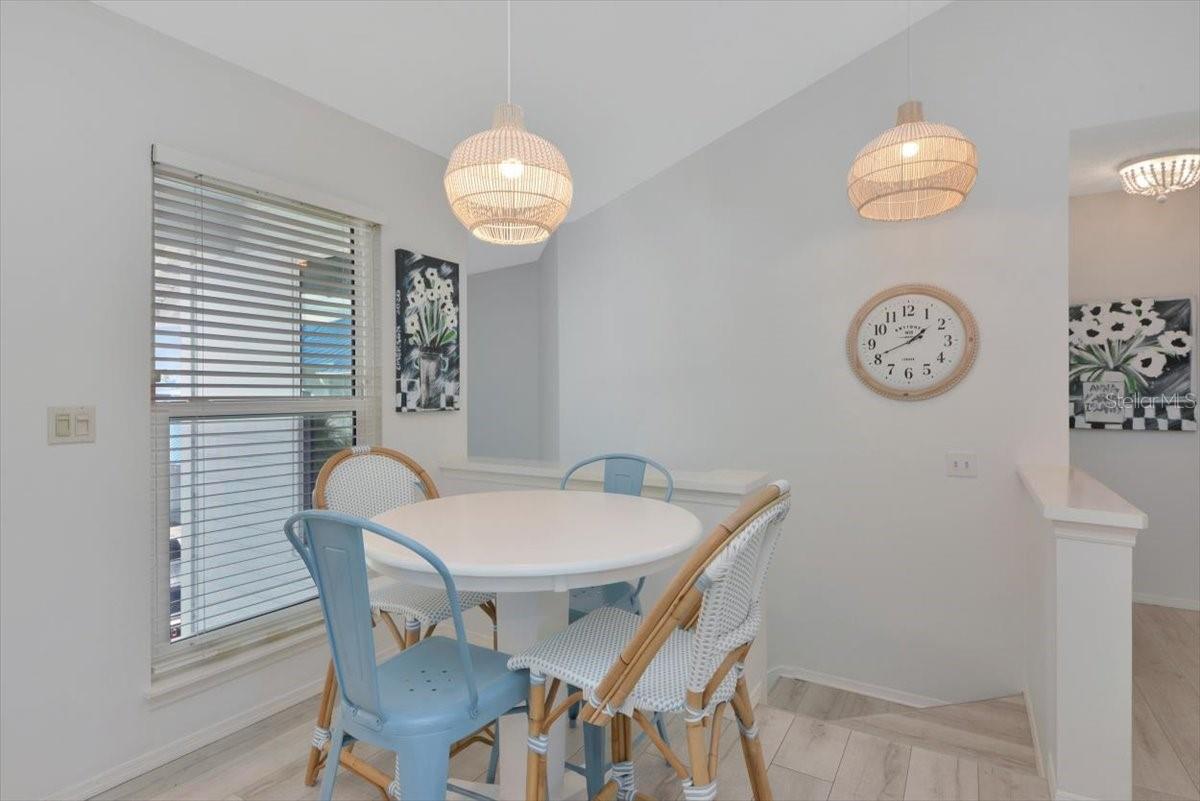 Image 6 of 50 For 946 Sandpiper Circle 946