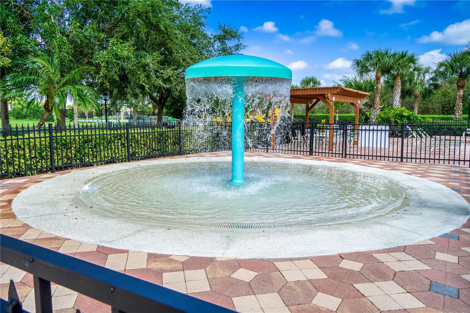 Image 12 of 60 For 819 Fairwaycove Lane 203