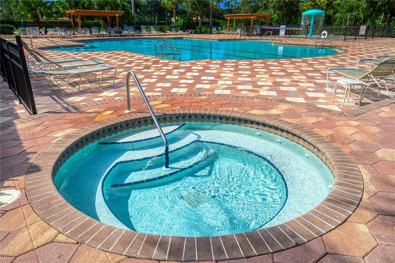 Image 14 of 60 For 819 Fairwaycove Lane 203