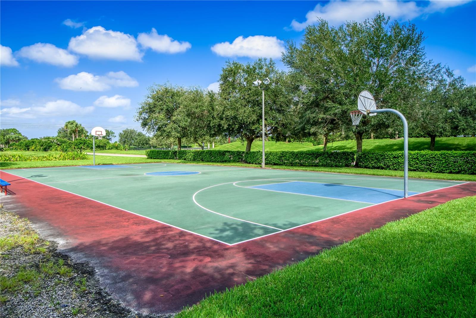 Image 18 of 60 For 819 Fairwaycove Lane 203