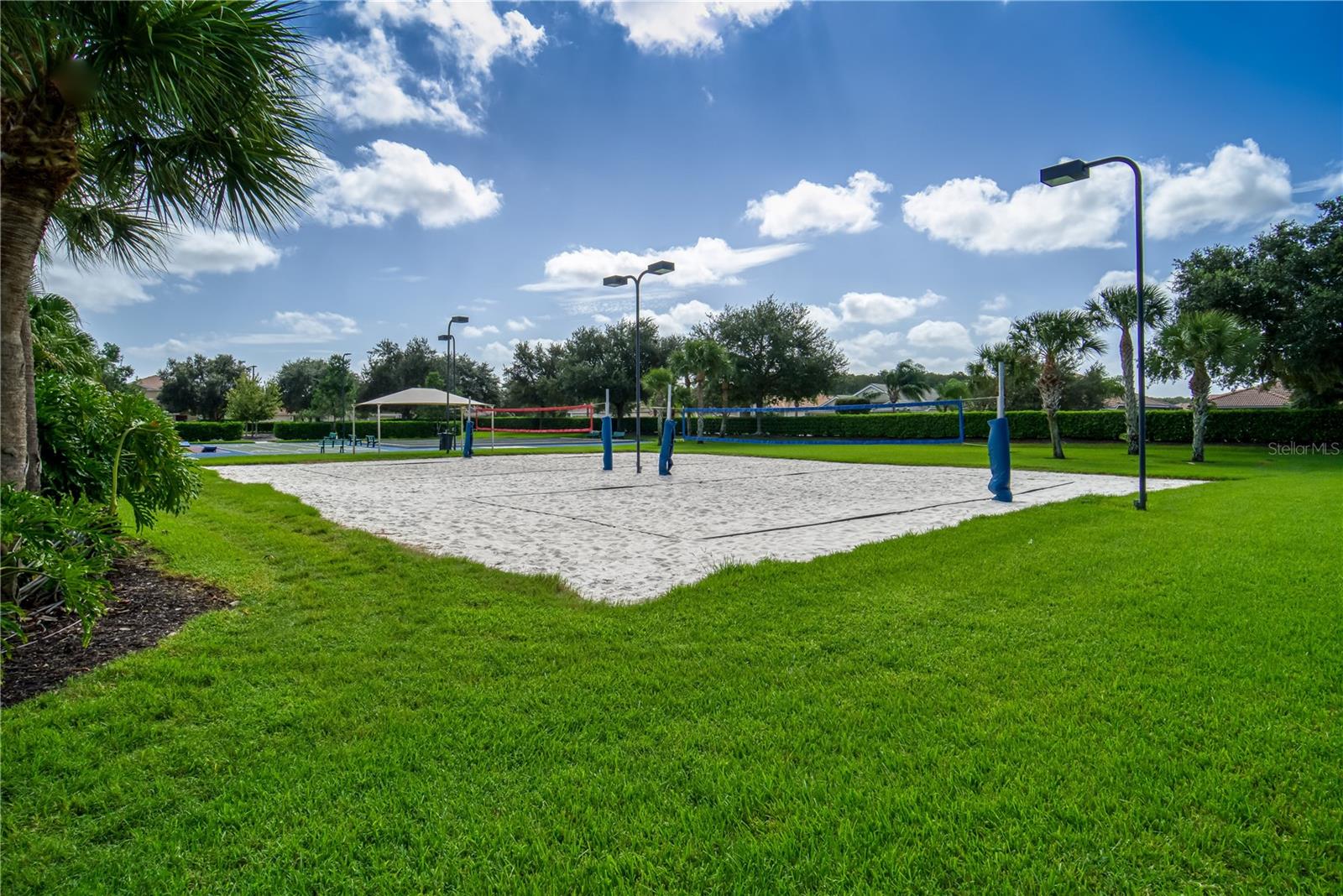 Image 19 of 60 For 819 Fairwaycove Lane 203