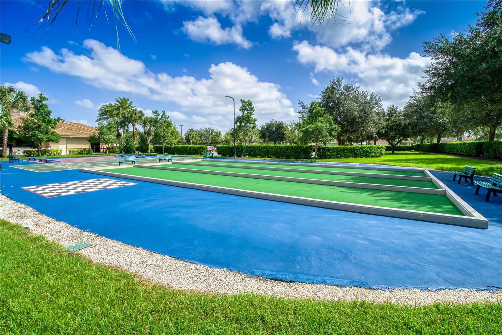 Image 21 of 60 For 819 Fairwaycove Lane 203