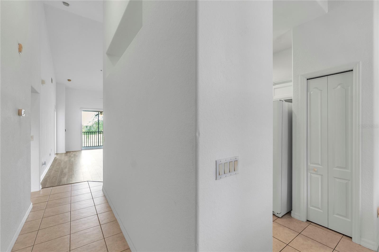 Image 26 of 60 For 819 Fairwaycove Lane 203