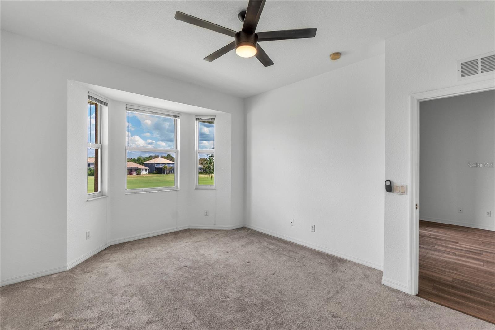 Image 37 of 60 For 819 Fairwaycove Lane 203