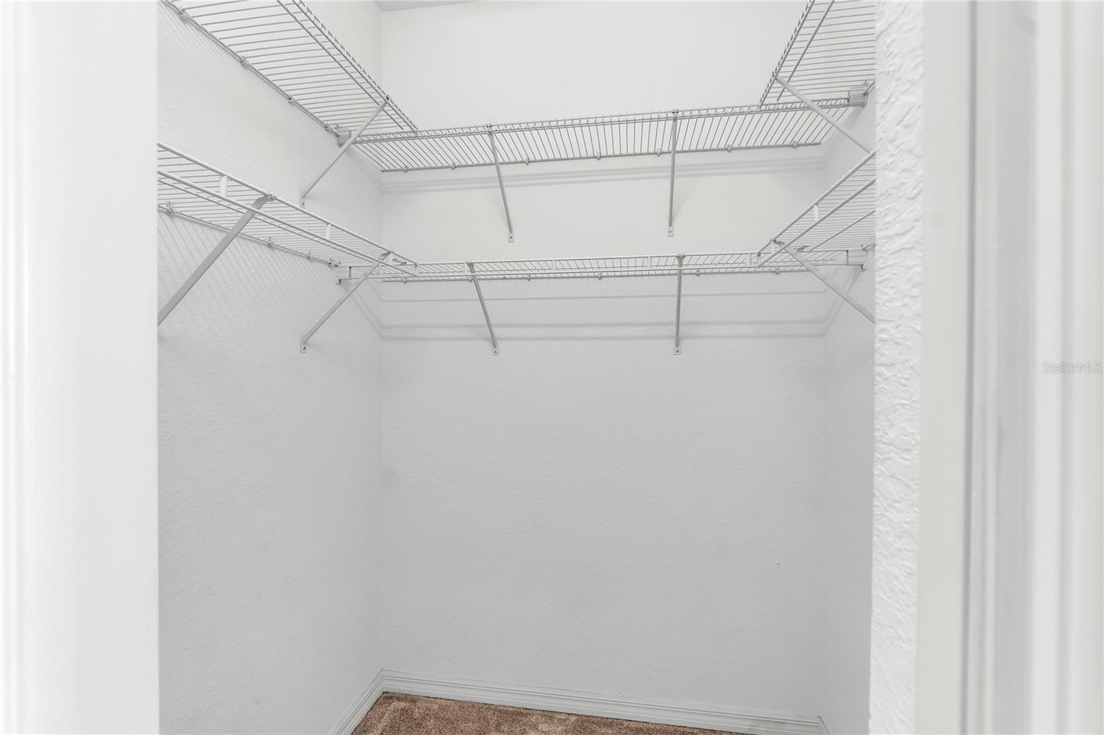 Image 40 of 60 For 819 Fairwaycove Lane 203