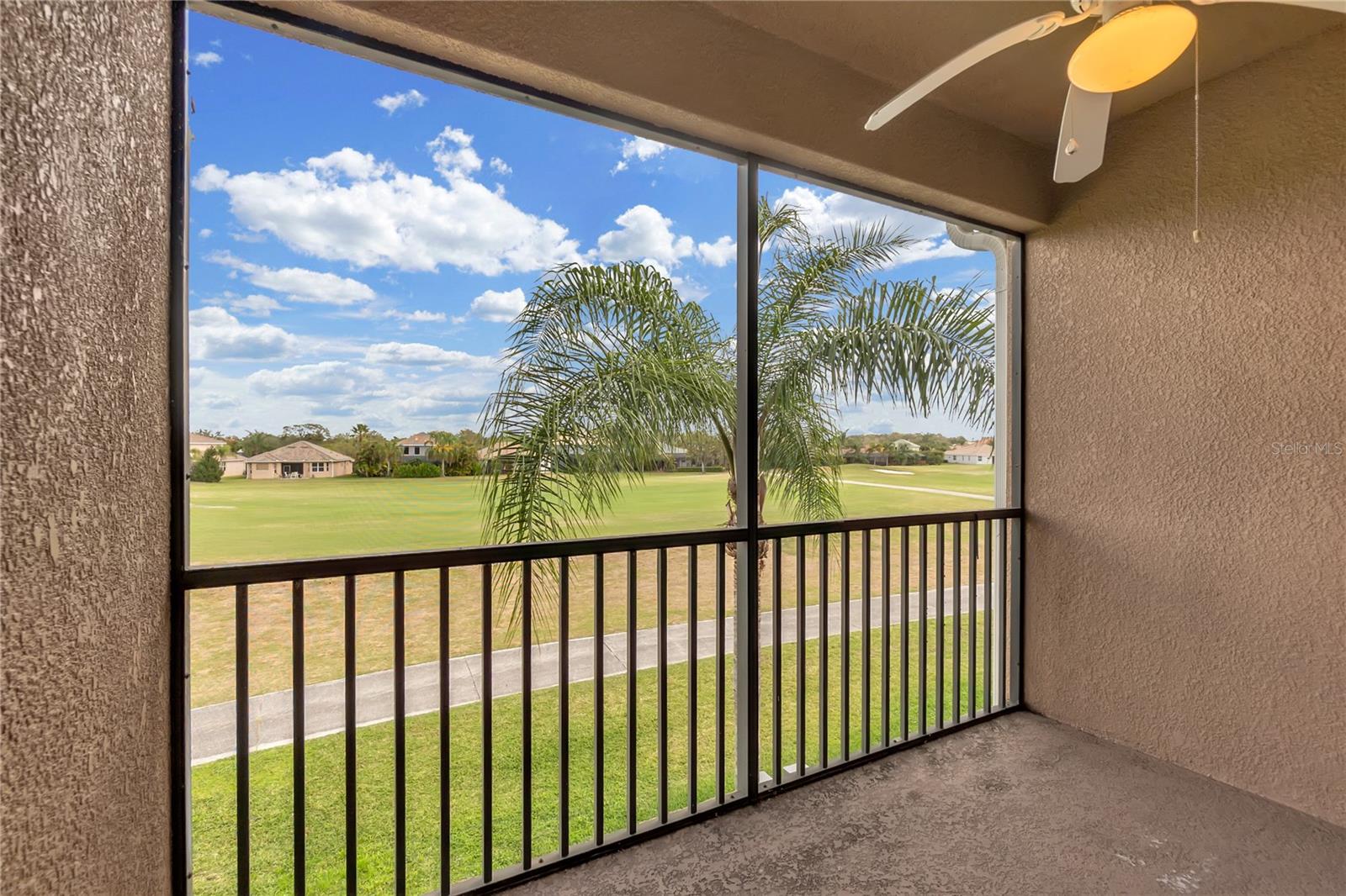 Image 44 of 60 For 819 Fairwaycove Lane 203