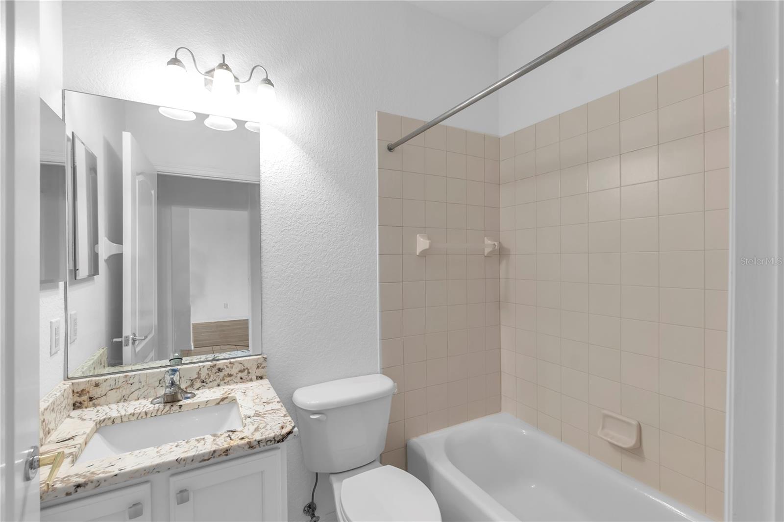 Image 46 of 60 For 819 Fairwaycove Lane 203