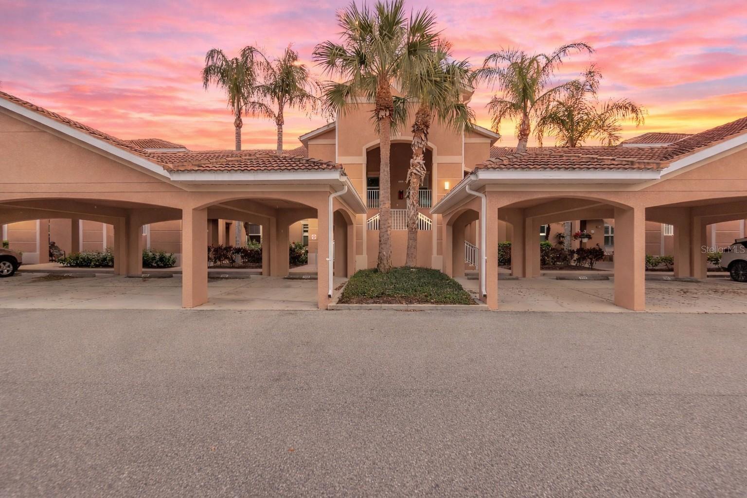 Image 57 of 60 For 819 Fairwaycove Lane 203