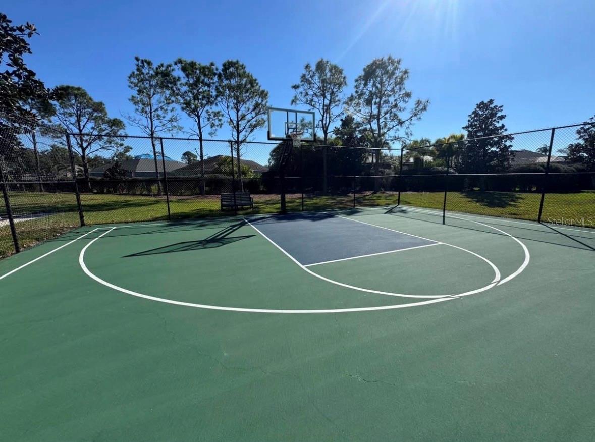 Image 37 of 52 For 11326 78th Street E