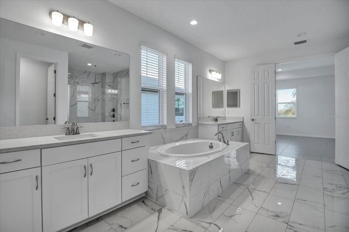 Image 38 of 51 For 17703 Savory Mist Circle