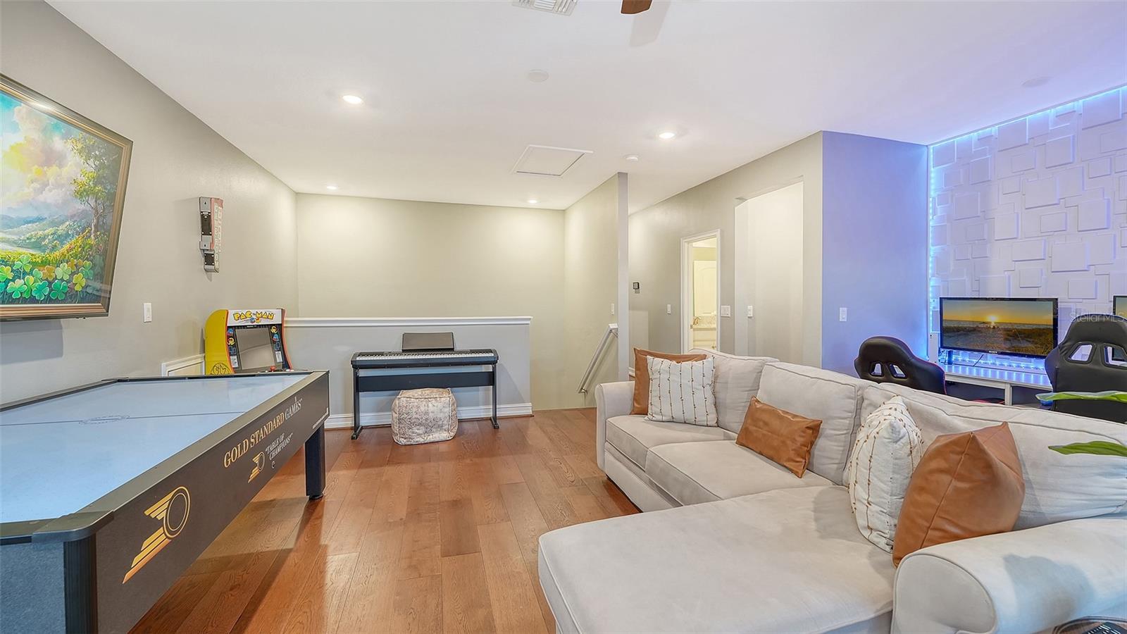 Image 32 of 67 For 13720 Saw Palm Creek Trail