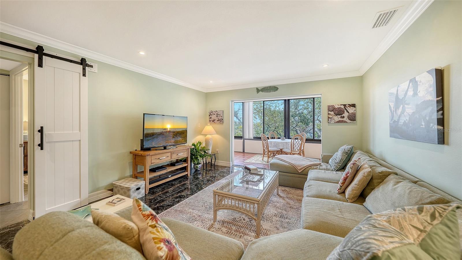 Image 10 of 35 For 1200 East Peppertree Lane  302