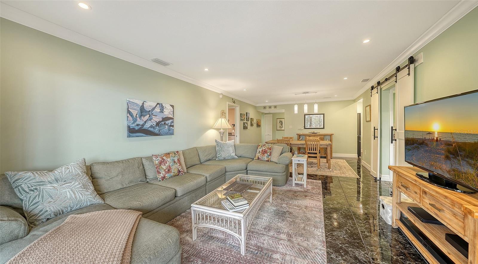 Image 11 of 35 For 1200 East Peppertree Lane  302