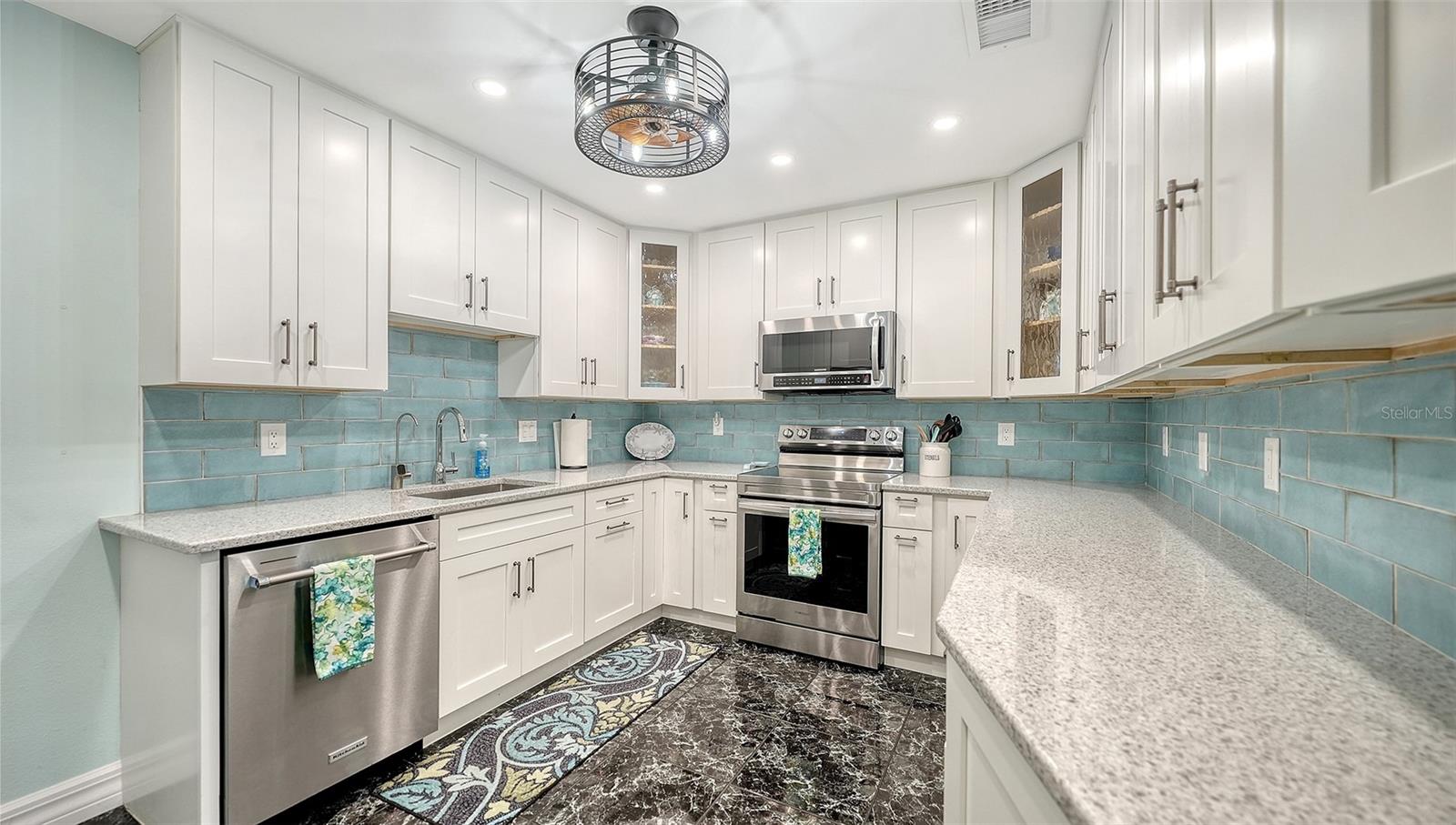 Image 13 of 35 For 1200 East Peppertree Lane  302