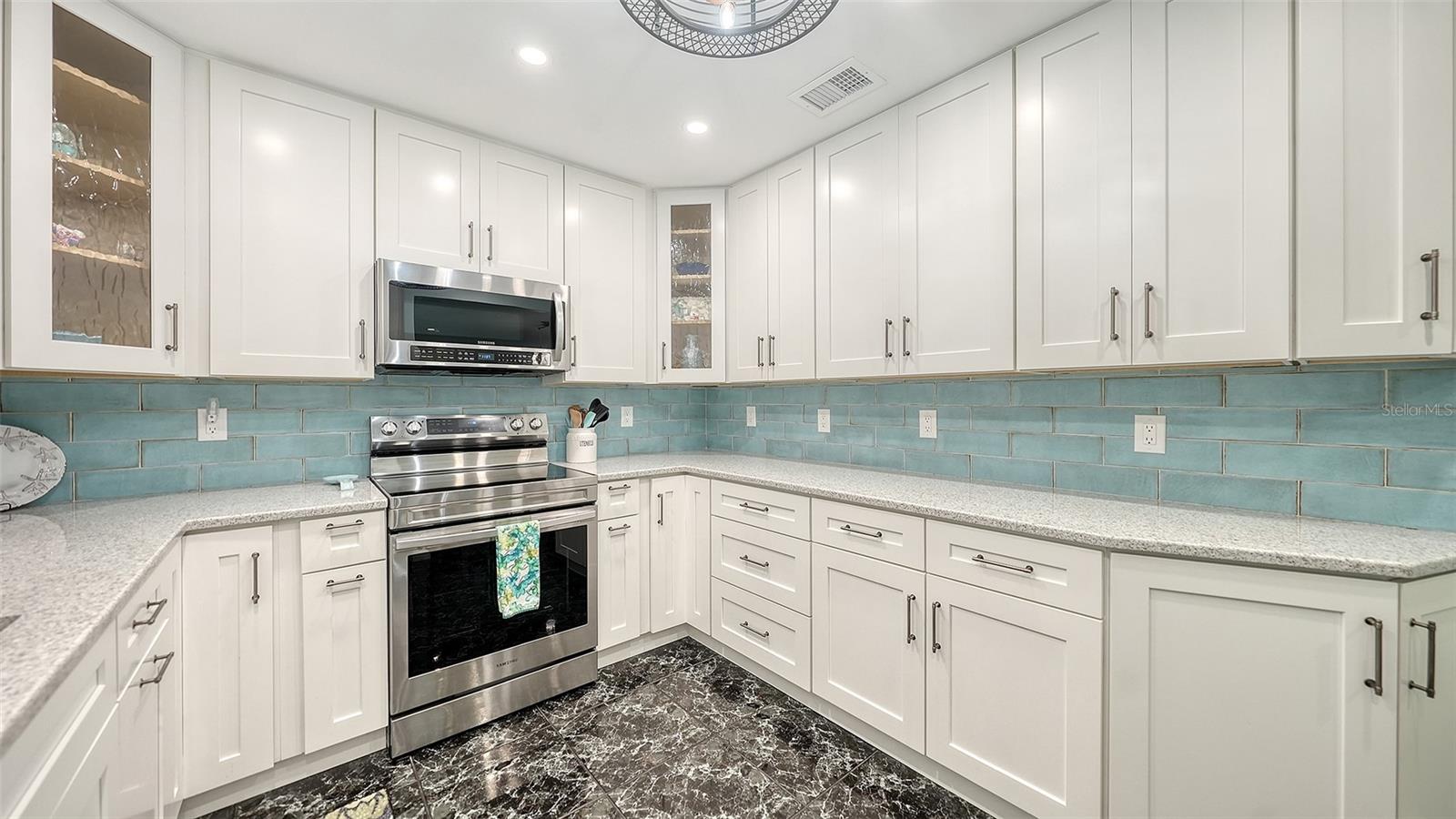 Image 14 of 35 For 1200 East Peppertree Lane  302