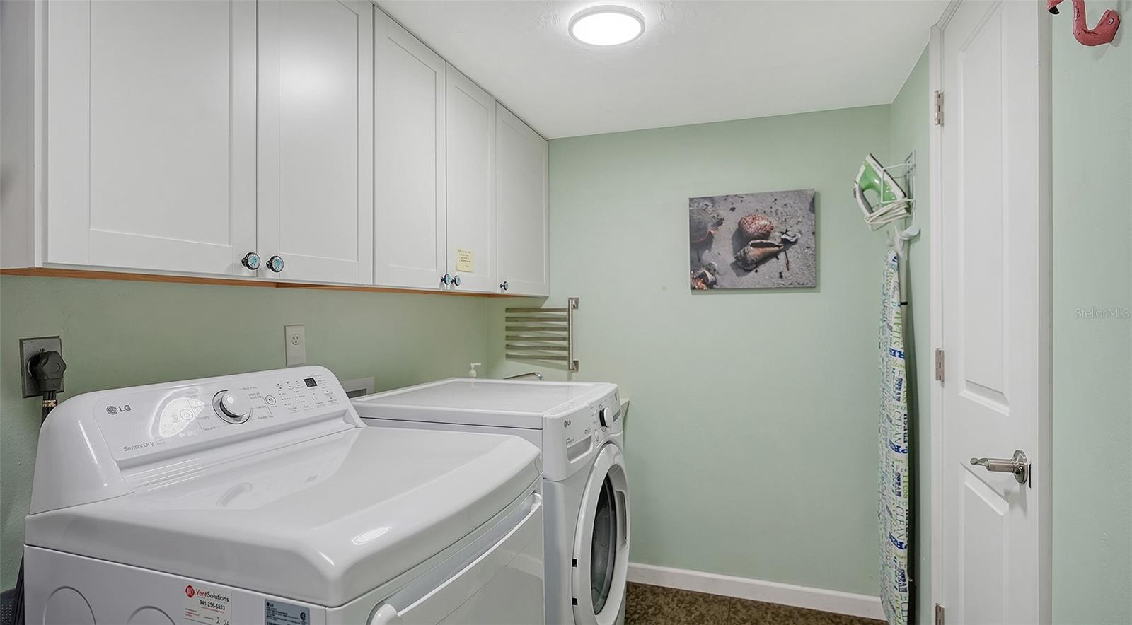 Image 22 of 35 For 1200 East Peppertree Lane  302