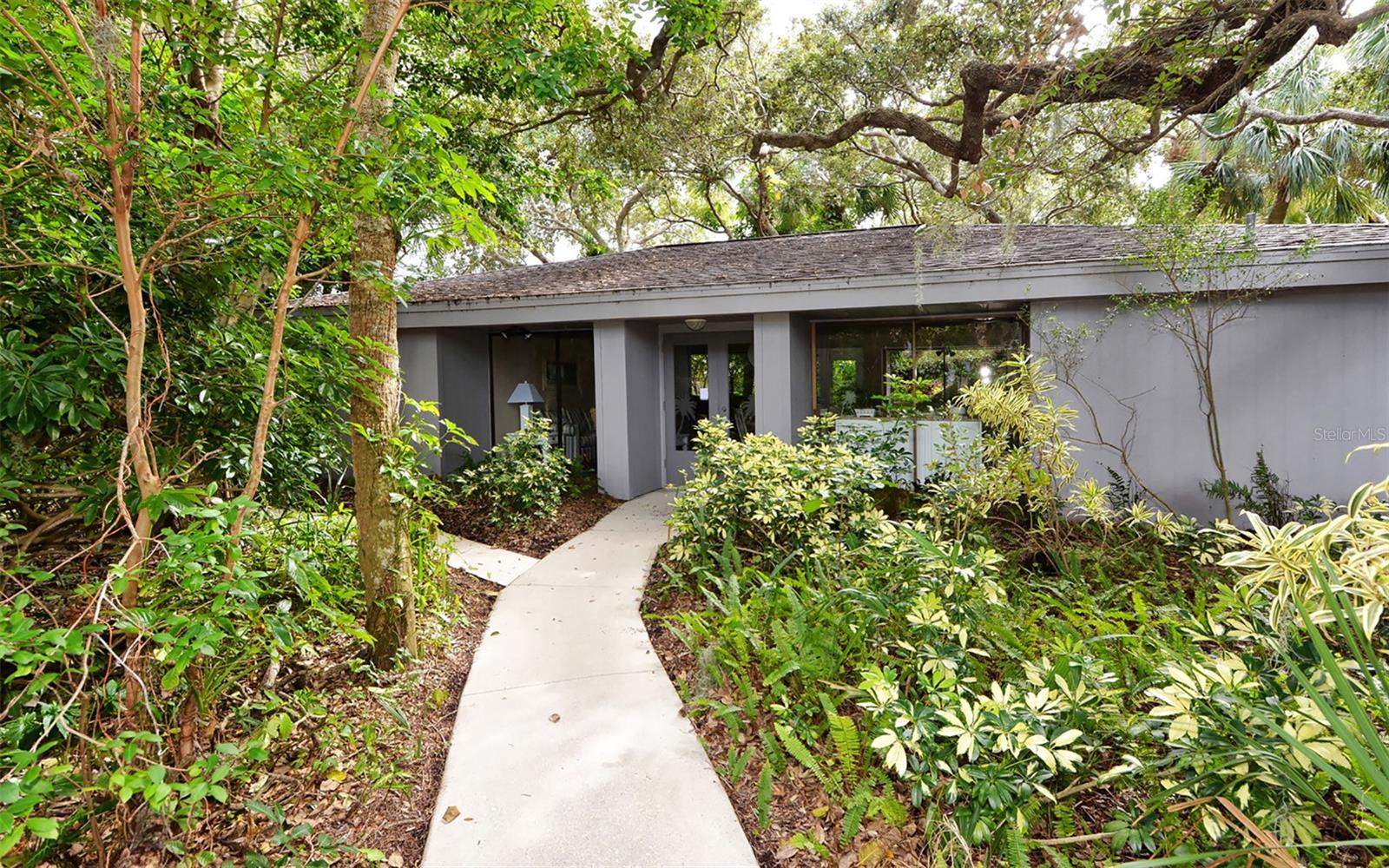 Image 26 of 35 For 1200 East Peppertree Lane  302